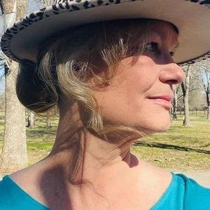 Meet your Posher, Carol